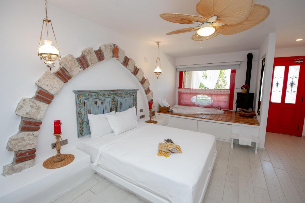 Villa Taraca Alacati Romantik Otel (Adults Only) Exterior photo