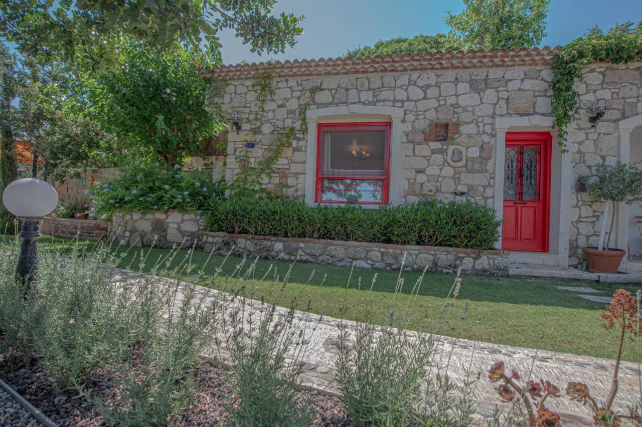 Villa Taraca Alacati Romantik Otel (Adults Only) Exterior photo