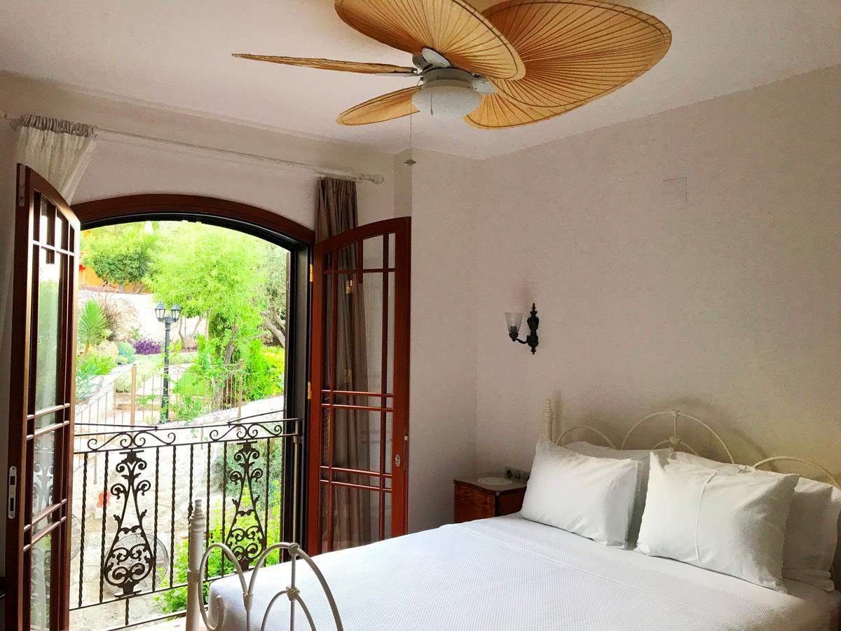 Villa Taraca Alacati Romantik Otel (Adults Only) Exterior photo