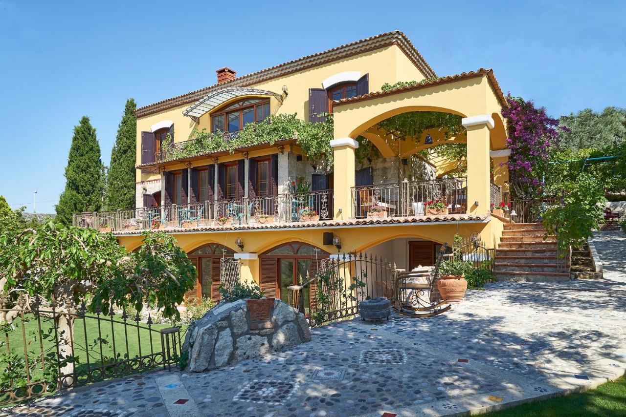 Villa Taraca Alacati Romantik Otel (Adults Only) Exterior photo